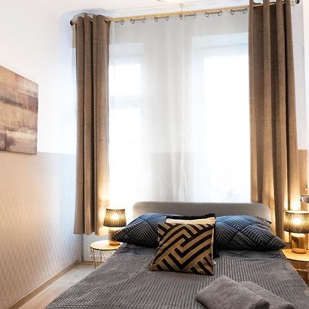 Clicktheflat Aleje Niepodleglosci Center Apart Rooms Варшава Экстерьер фото